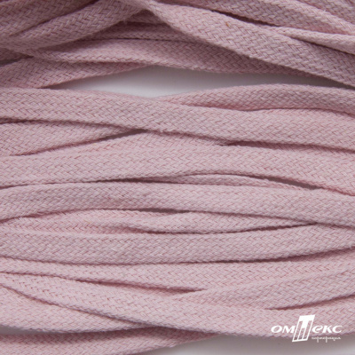 Шнур плетеный d-8 мм плоский, 70% хлопок 30% полиэстер, уп.85+/-1 м, цв.1019-св.розовый - купить в Евпатории. Цена: 735 руб.